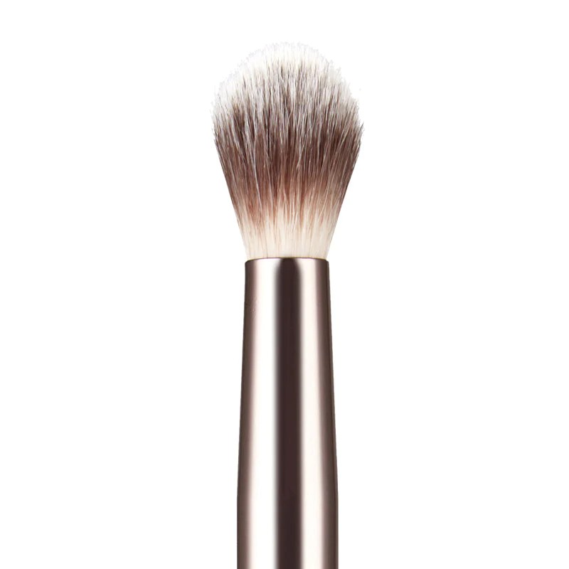 MUA LARGE FLUFFY BLENDING BRUSH HOLO